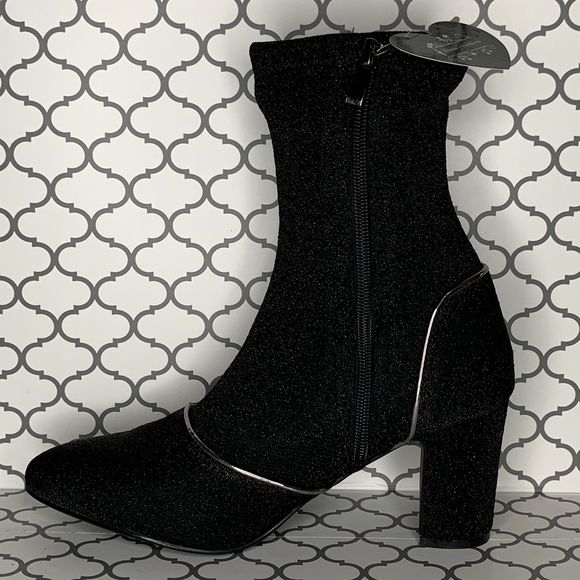 ROOM OF FASHION Metallic Mesh Booties - Picture 3 of 6